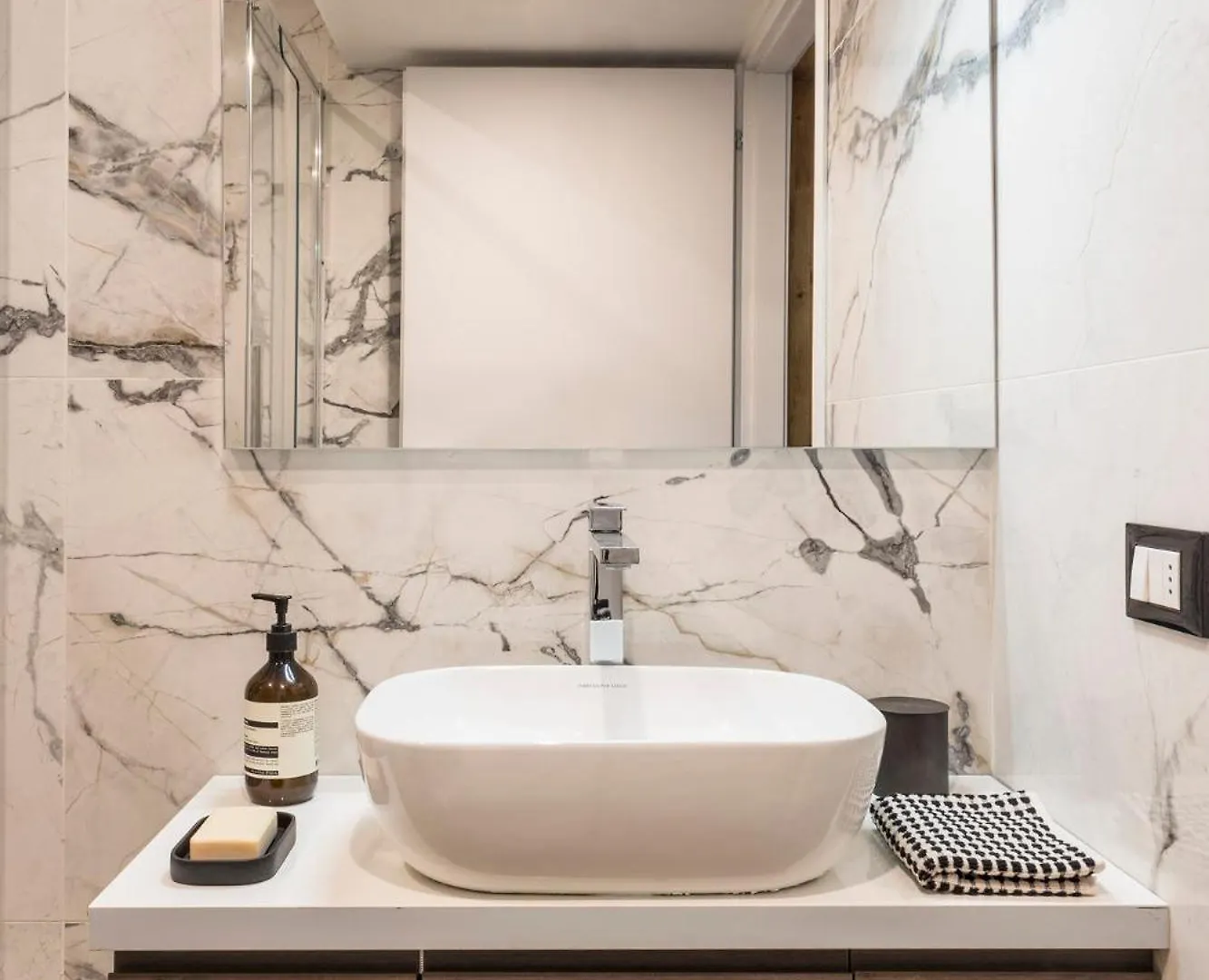 The Green; Luxury Loft In The Center Of Milan Italy